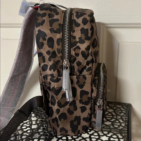 NWT - Lululemon Everywhere Backpack Mini 4L Metal Hardware - Picture 10 of 14